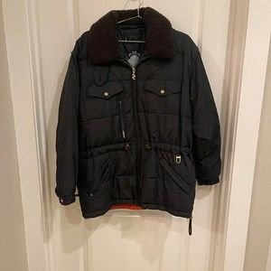 Vintage Bogner ski Jacket in excellent pre-owned condition! Size 12
